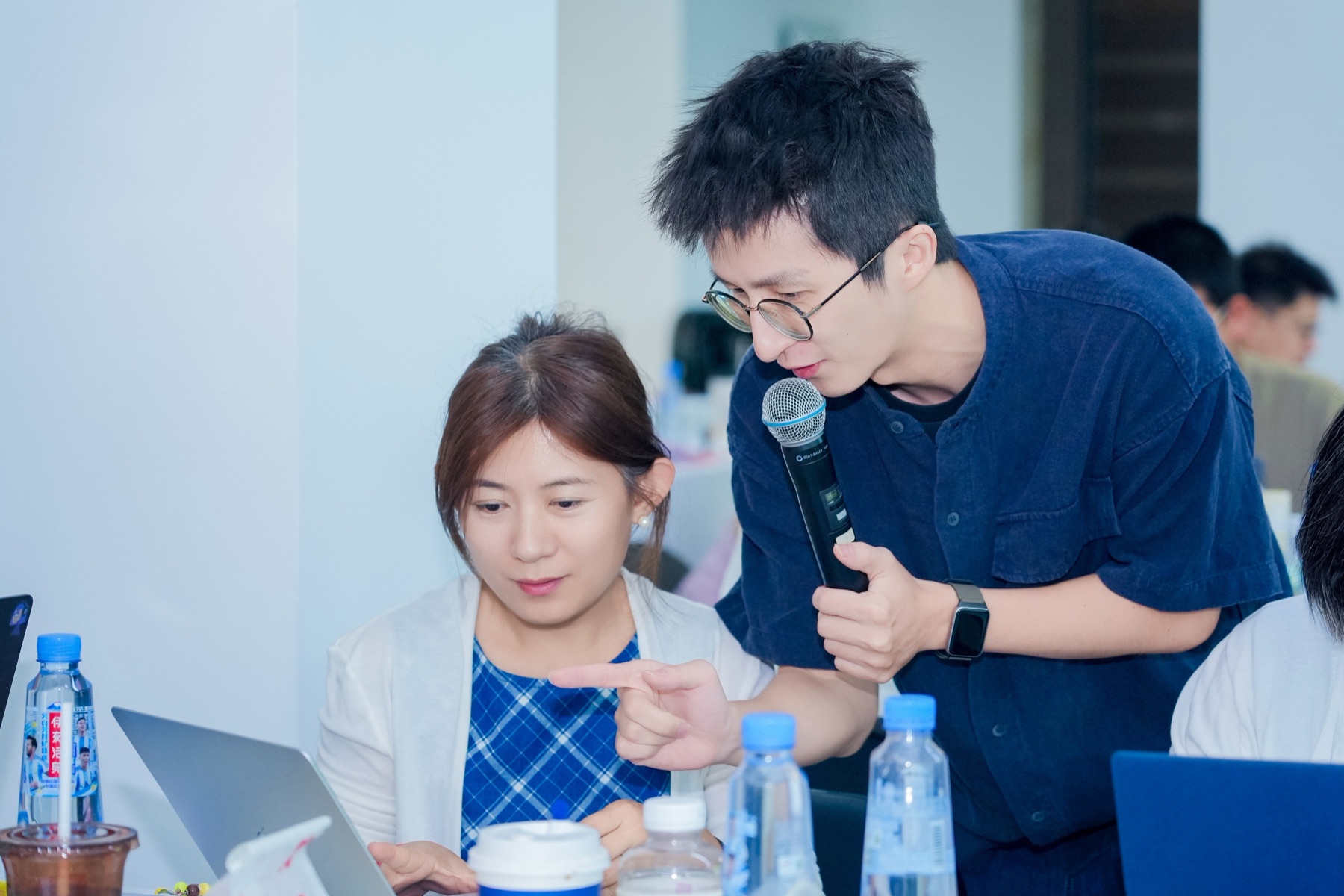 近距离业务辅导与交流
